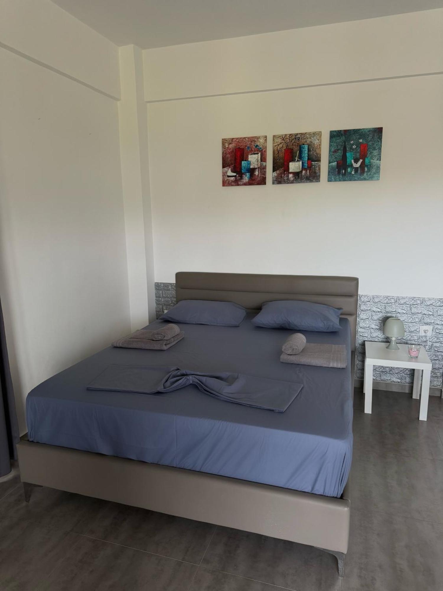 Villa Spartandom Gerakini Bilik gambar